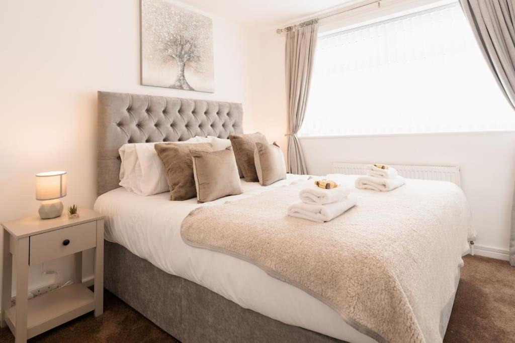Prenton House, 3Br Close To Liverpool Birkenhead Exterior photo