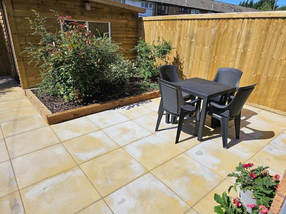Prenton House, 3Br Close To Liverpool Birkenhead Exterior photo